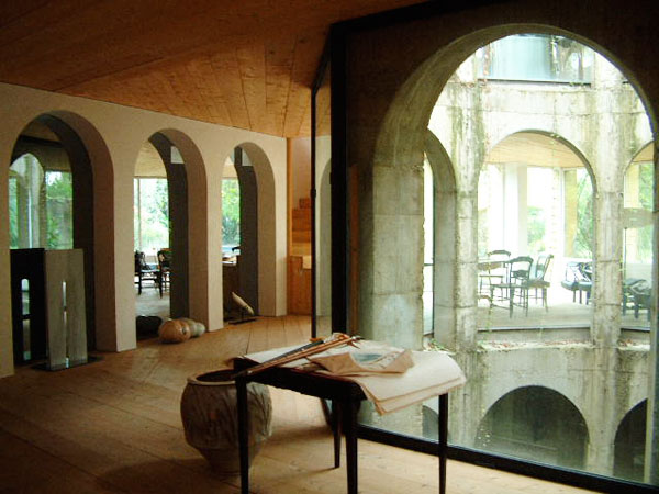 17123-420410-A_rare_look_inside_the_enchanting_home_of_Spain_s_most_famous_living_sculptor_Xavier_Corbero_513df9d03ed18_Corbero_2_jpg_2013